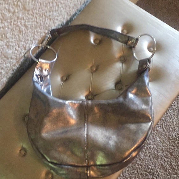 Gold | Distressed Handbag - Picture 2 of 7